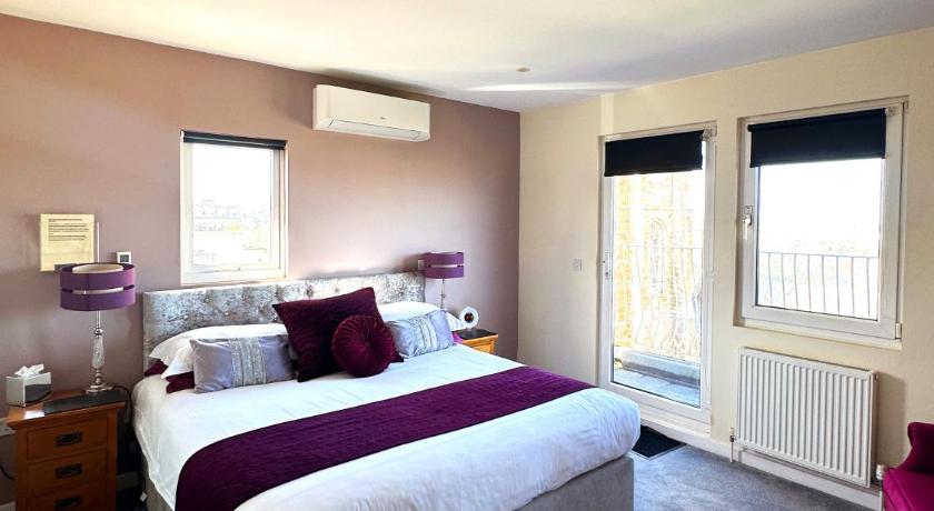 Image of Deluxe Double Room with Ocean View 1