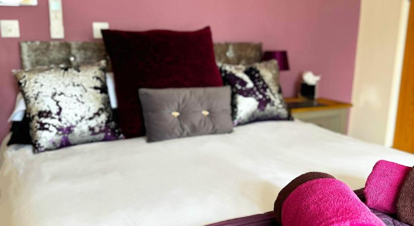 Image of Deluxe Double Room on Ground Floor 3