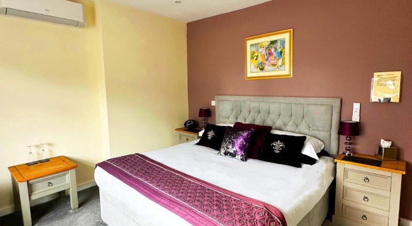 Image of Deluxe King Size Room 0