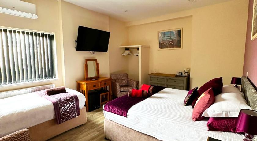 Image of Deluxe Large Family Room on Ground Floor 3