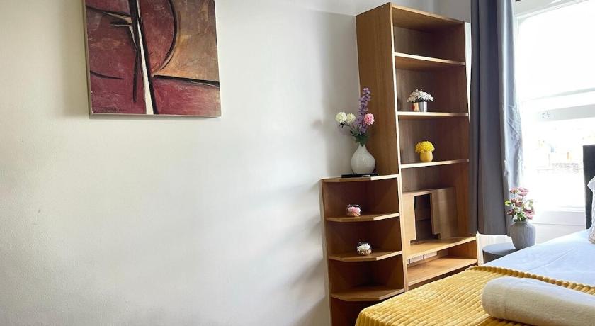 Image of One-Bedroom Apartment 14