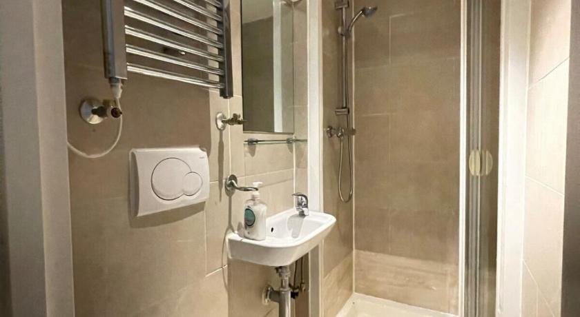 Image of One-Bedroom Apartment 2