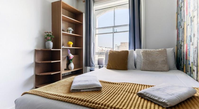 Image of One-Bedroom Apartment 7