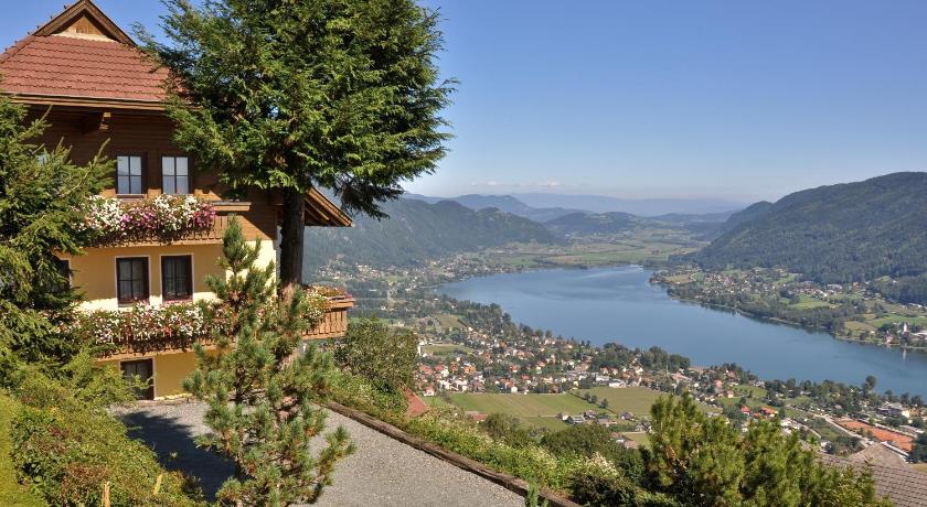 Mathiasl Panorama Ferienwohnungen — Hotel in Steindorf am Ossiacher See