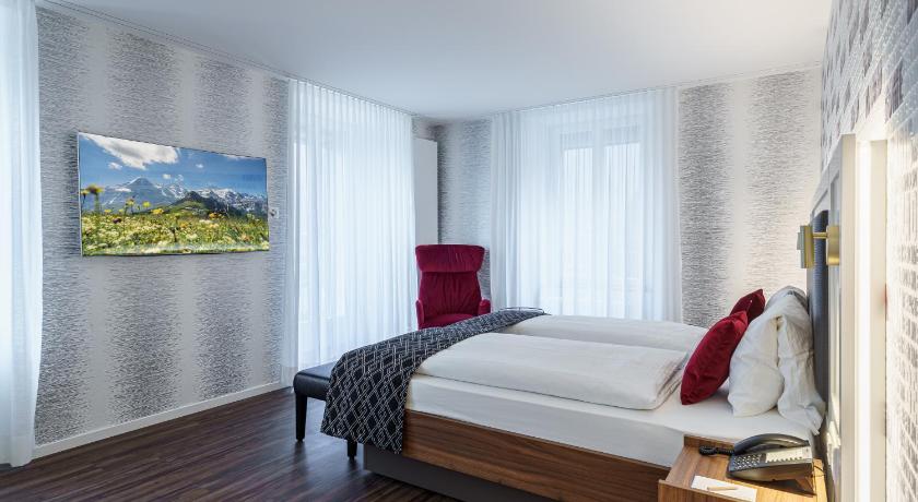 Фото: Угловой номер Делюкс на западной стороне (Deluxe corner room West) 3