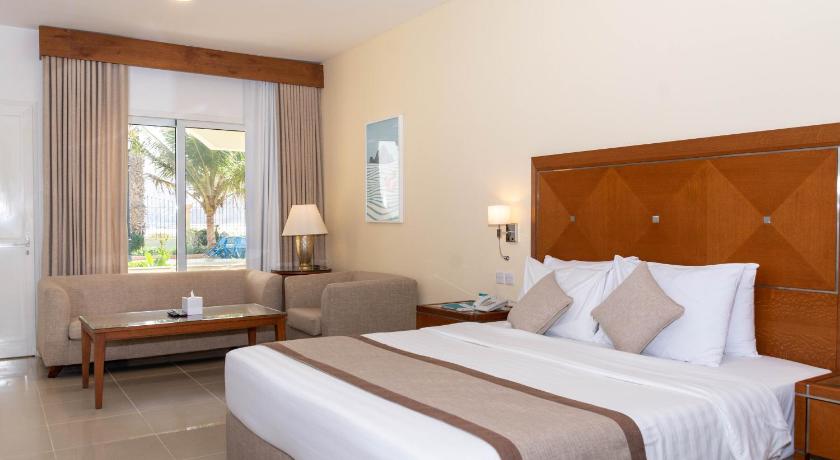 Sandy Beach Hotel & Resort - image 11