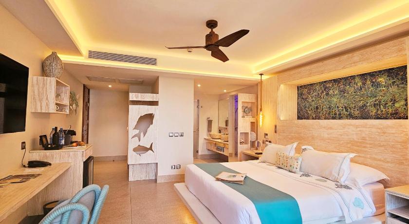 Image of Ocean Room - Adults Only 9
