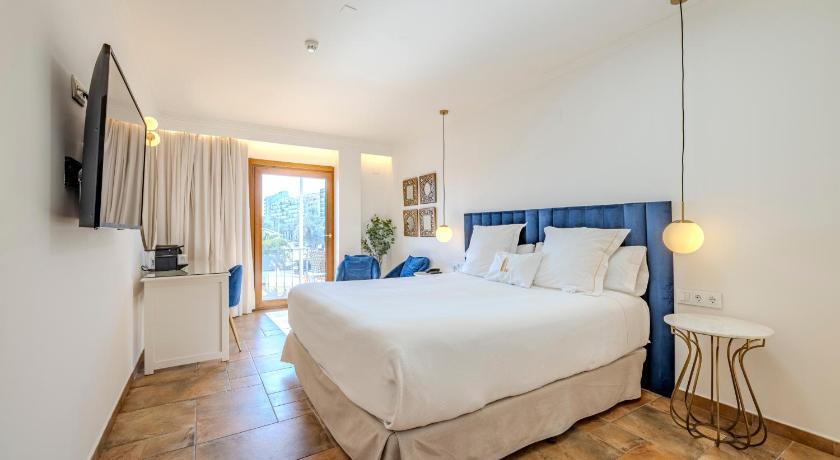 Image of Standard Double or Twin Room with Balcony 0