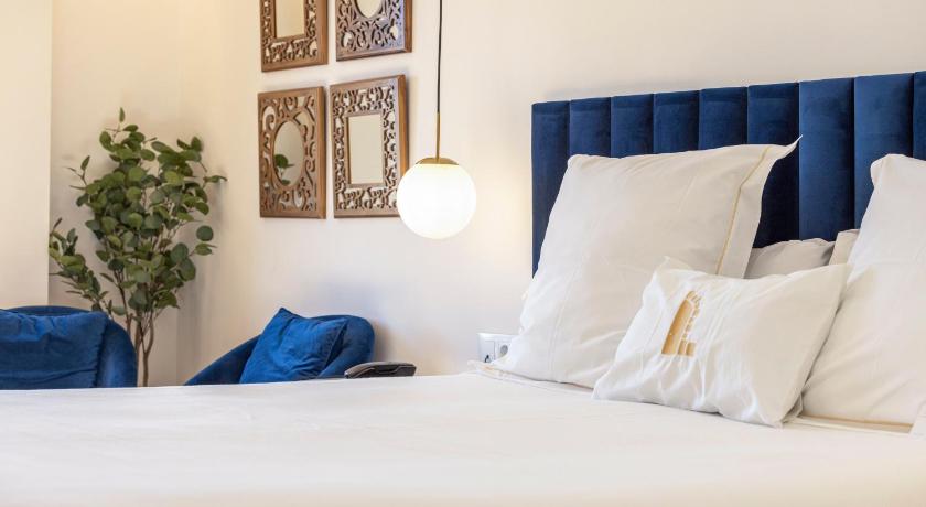 Image of Standard Double or Twin Room with Balcony 13