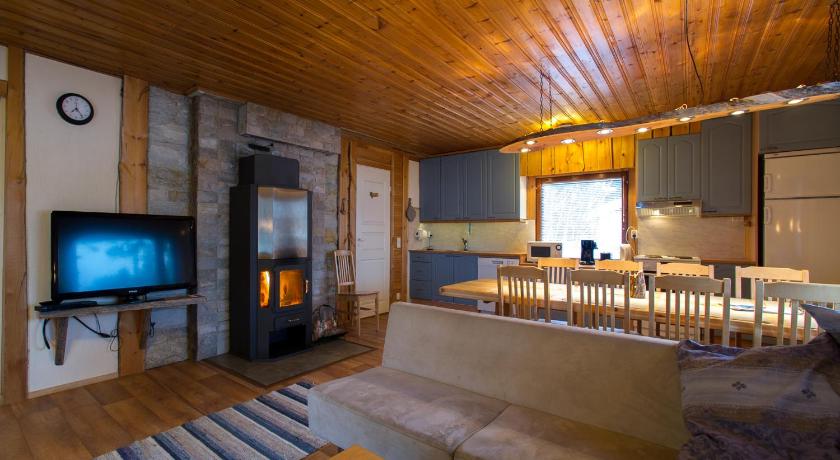 Image of Three-Bedroom House with Sauna 0