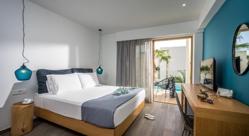 Image of Superior Double Room with Private Pool 3