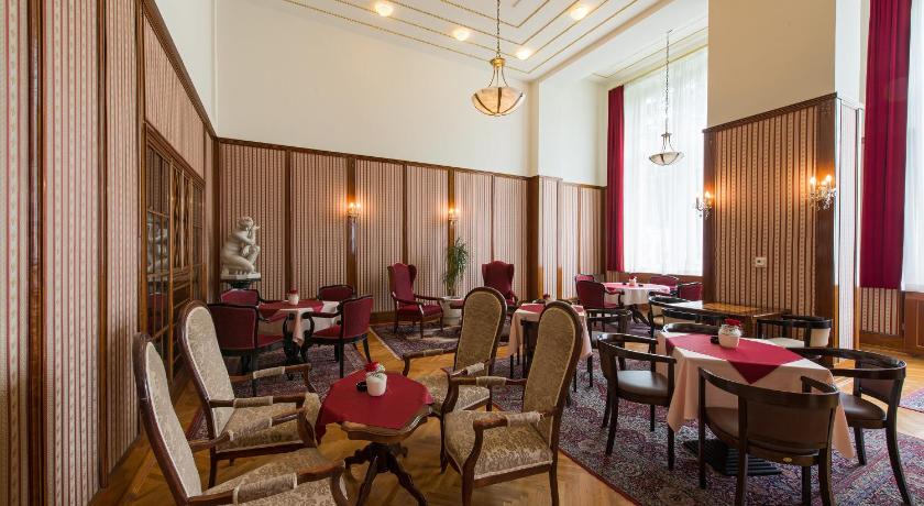 ピエシュチャニ Thermia Palace Ensana Health Spa Hotel 5つ星 ホテル レストラン