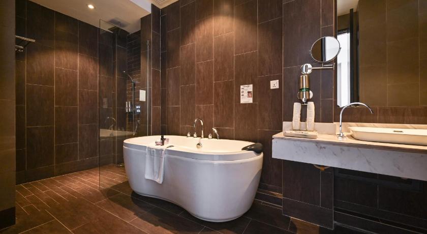 Image of Executive Suite 2