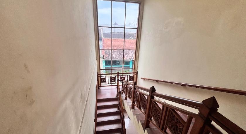 Wisma Atma Bhakti near Solo Square Mitra RedDoorz – Surakarta (Solo), SD
