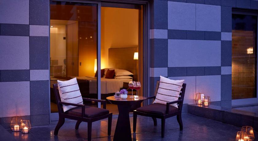 Image of 1 King Bed Patio Club Access 9