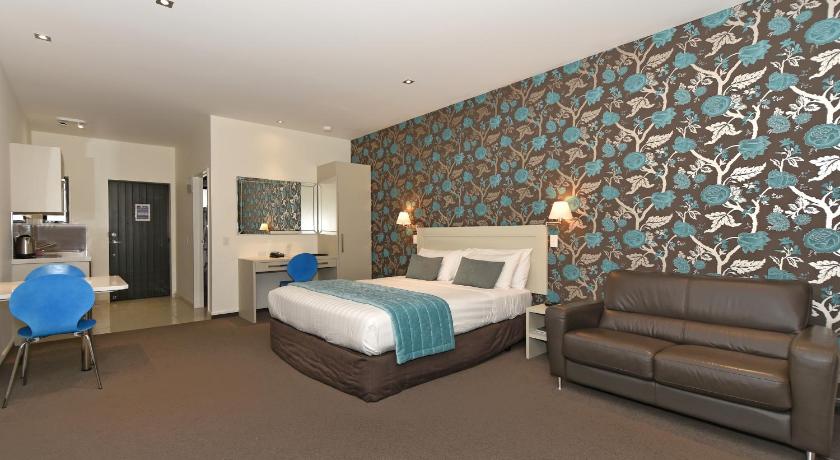 Image of Executive Studio For 2 6