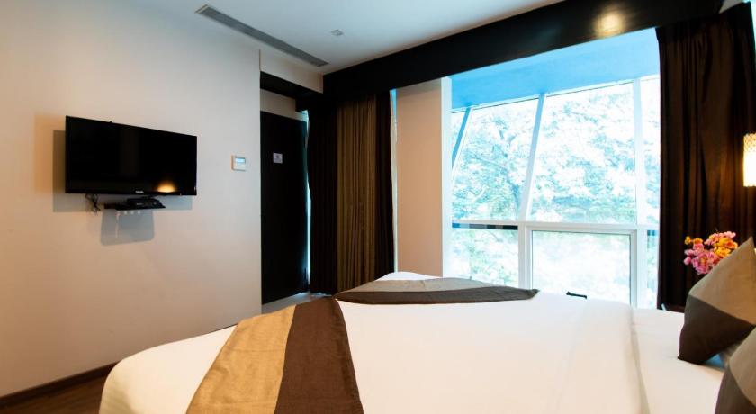 Image of Superior Suite 8