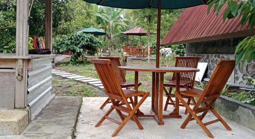 Jon's Paradise Villa and Resto - image 8