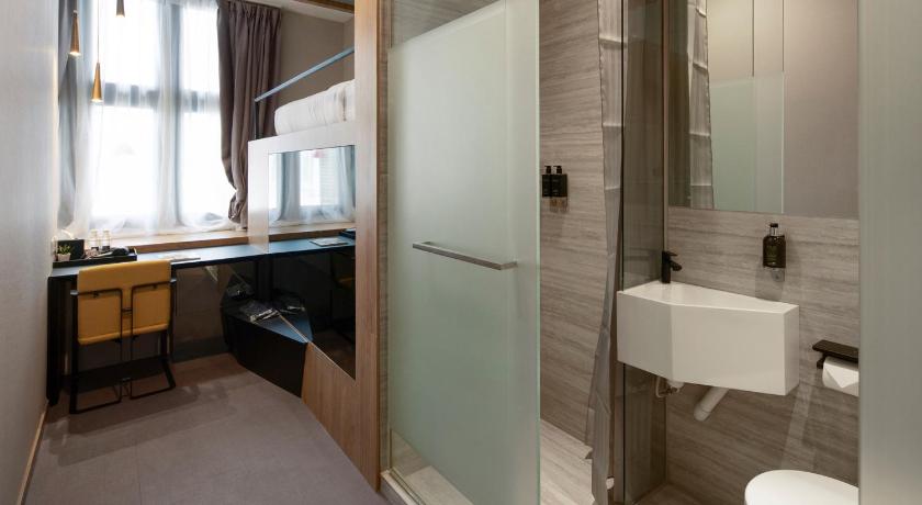 Image of Cabin S with Double Bed, Window and Private Bathroom 10