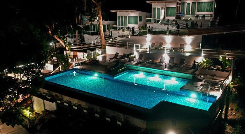Image of Quad Sharing Serenity Suite 12