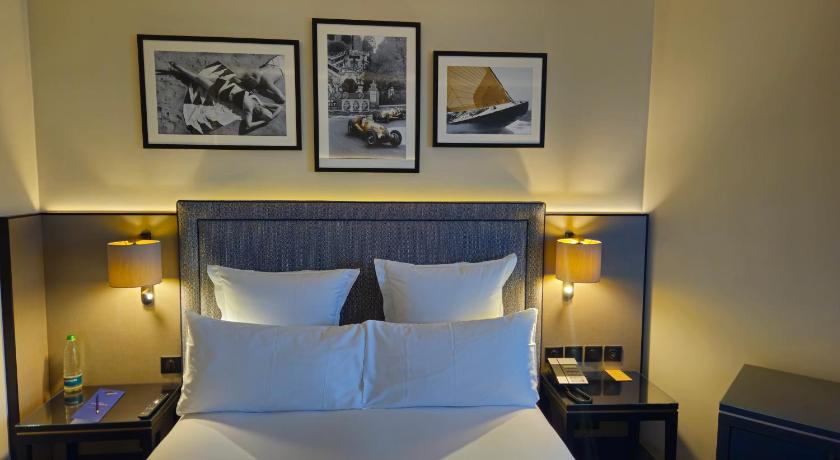 Image of Queen Superior Room 1