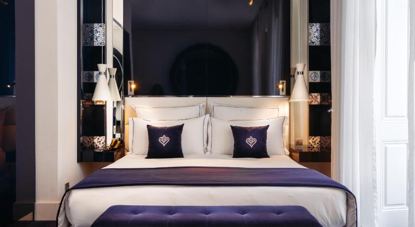 Image of Deluxe Double or Twin Room 9