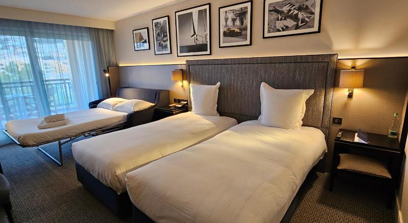 Image of Twin Deluxe Room with Sofa Bed 2