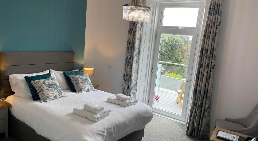 Image of Superior Double Room with Balcony and Beach View 0