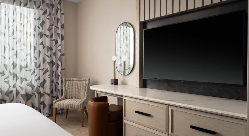 Image of Royale King Pool View Suite 9