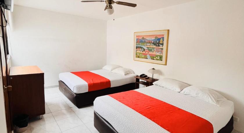Image of Standard Family Room 0