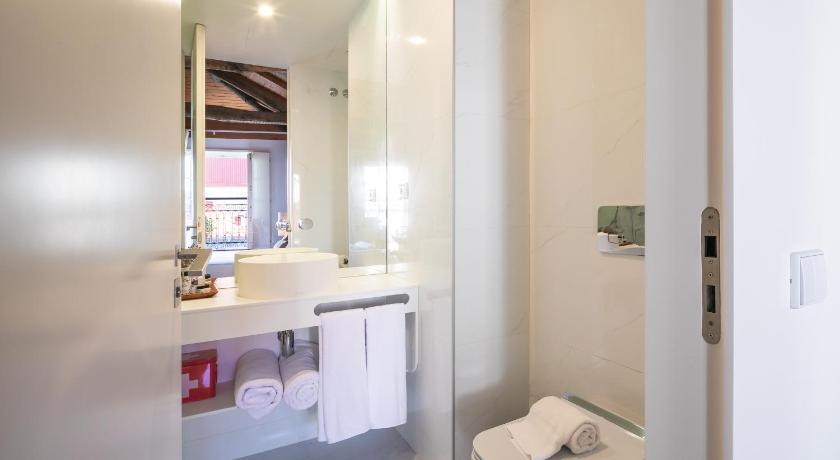 Porto Bandeiras 3-Star Guesthouse pool