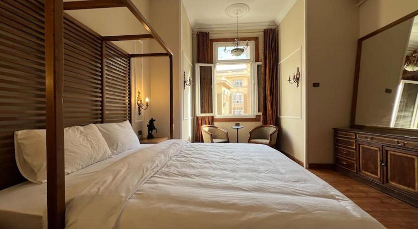 Authentic 3BR apartment in Downtown Cairo - image 7