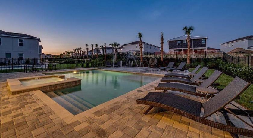 Encore Resort 11 Bedroom Home with Pool (2117) - image 9