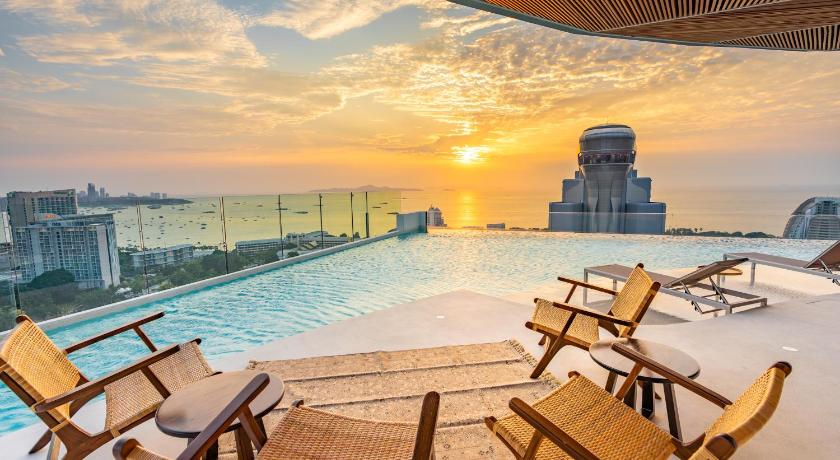 Pattaya Akara Hotel Pattaya 5-Star Hotel suite