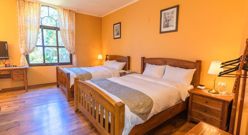 Image of Twin Room with Garden View 3