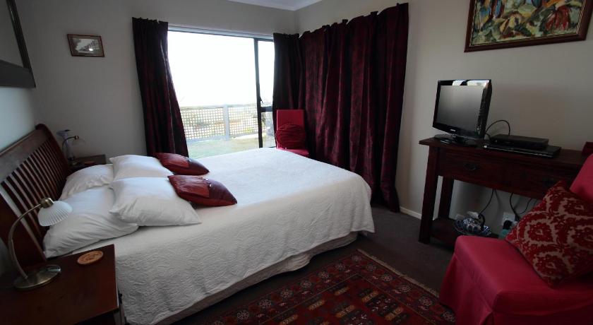 Pacific View Bed and Breakfast photo