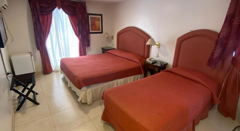 Image of Triple Room 8