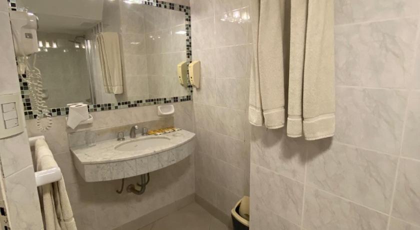 Image of Classic Triple Room 8