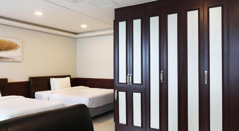 Image of Suite Room 9