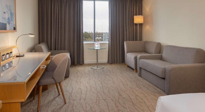 Image of King Room with Two Single Sofa Beds 6