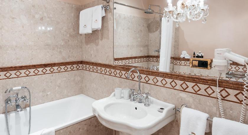 Image of Deluxe Double Room 6