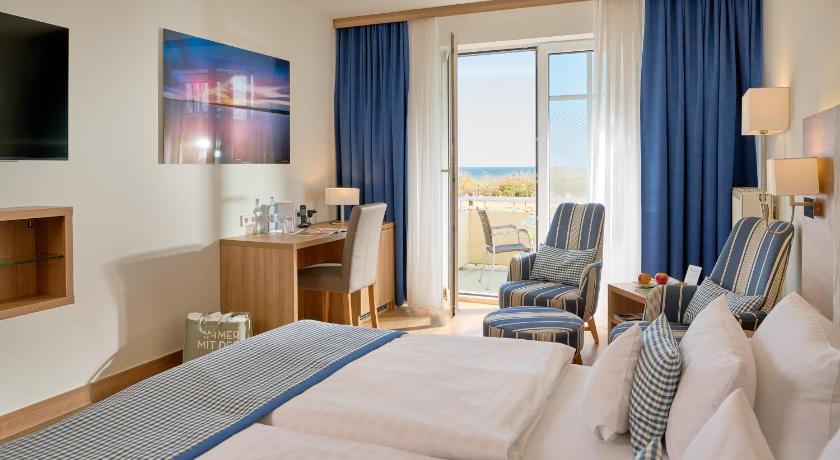 Image of Double Room with Balcony and Direct View of the Sea Ground floor 0