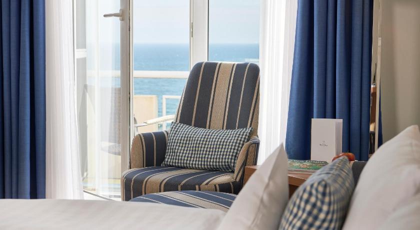 Image of Double Room with Balcony and Direct View of the Sea 7