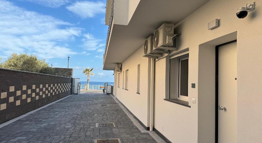 Thetis Apartments