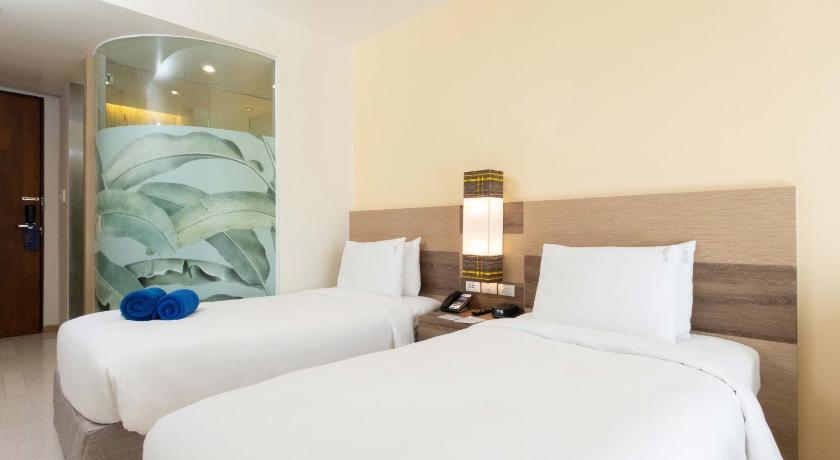 Holiday Inn Express Phuket Patong Beach Central By IHG photo 2