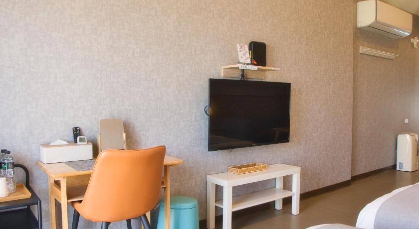 Image of Standard Quad Room 9