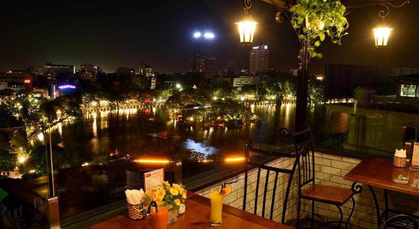 Hanoi Centre Point Hanoi 3-Star Hotel suite