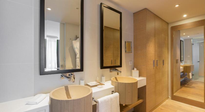 Image of Junior Suite with Balcony 2