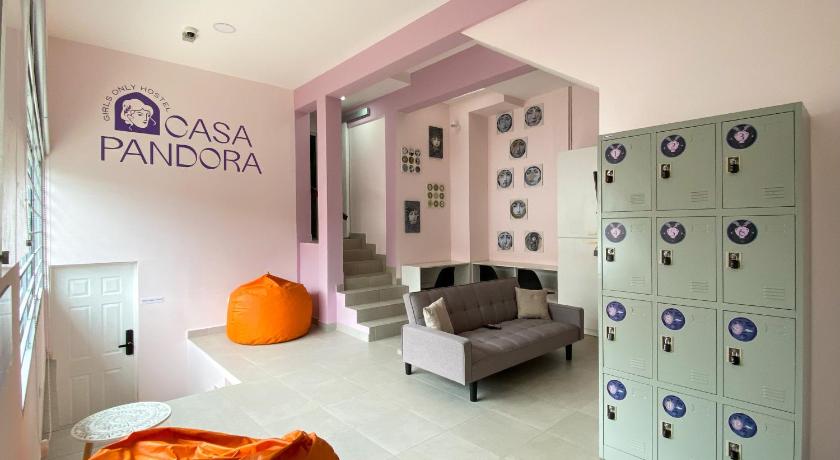 Casa Pandora Hostel Women Only