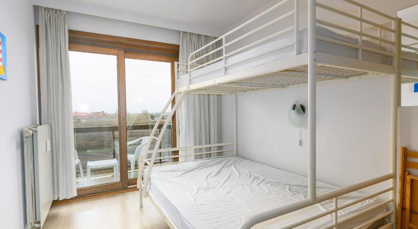 Apartment with sea view and sunny terrace - image 2